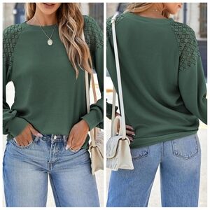 Elegant Green Lace Sleeve Sweatshirt